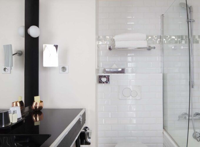 Salle de bain d’une Chambre Twin Supérieure à l’Hôtel 123 Sébastopol