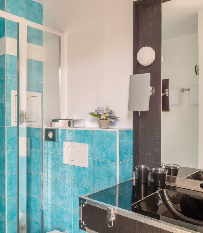 Salle de bain d’une Chambre Twin Privilège avec balcon