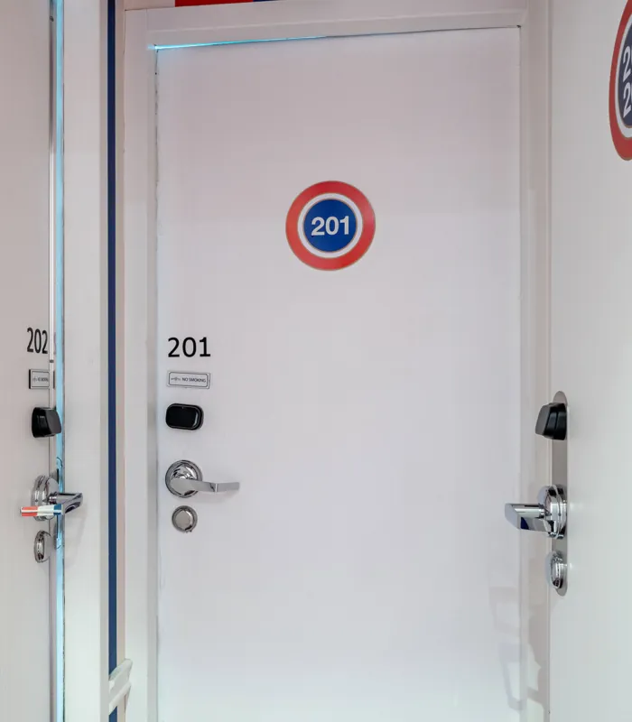 Sas commun privatisable de la chambre familiale supérieure à l’hôtel 34B