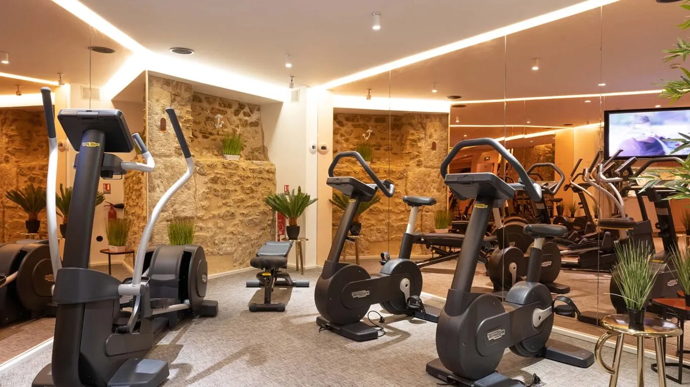 Vue sur la salle de fitness de l'hôtel 34B.
