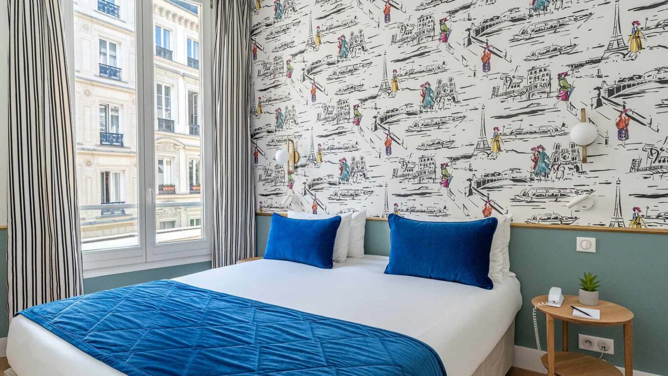 Chambre standard parfaite pour une ou deux personnes, offrant confort et tranquillité pour un séjour relaxant et intimiste.