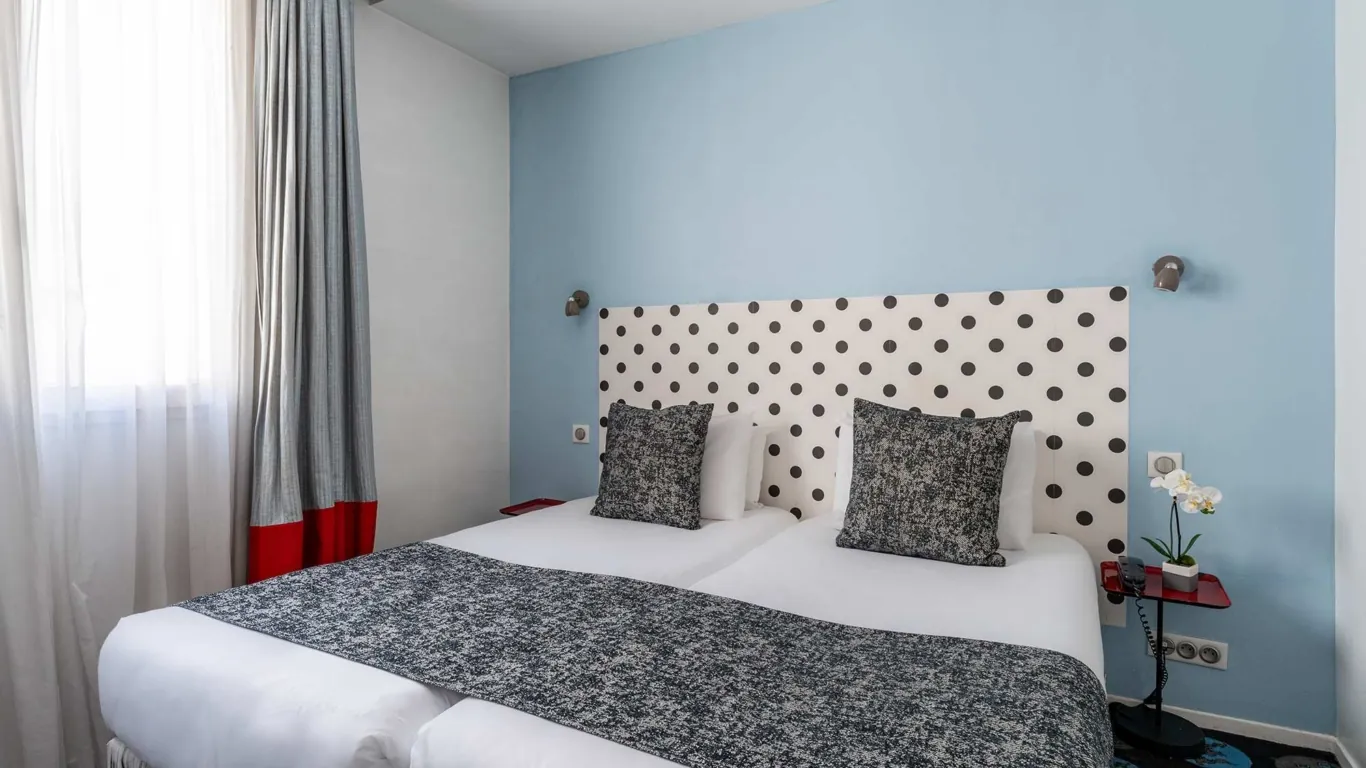 Chambre Familiale Supérieure à l’hôtel Astoria à Paris