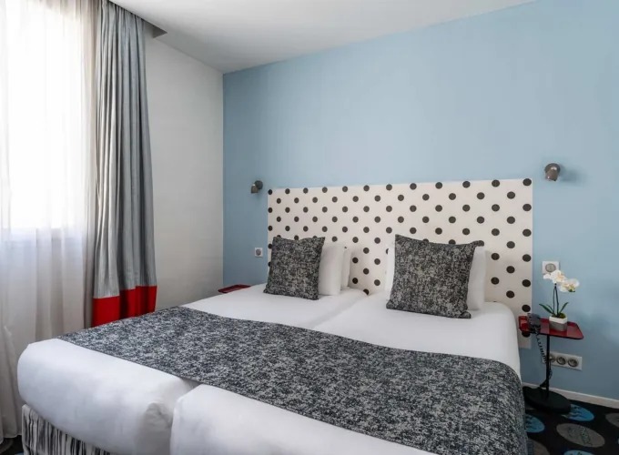 Chambre Familiale Supérieure à l’hôtel Astoria à Paris