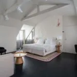 Vue d’ensemble de la chambre Exécutive Marie-Agnès Gillot de l’hôtel Astra Opéra