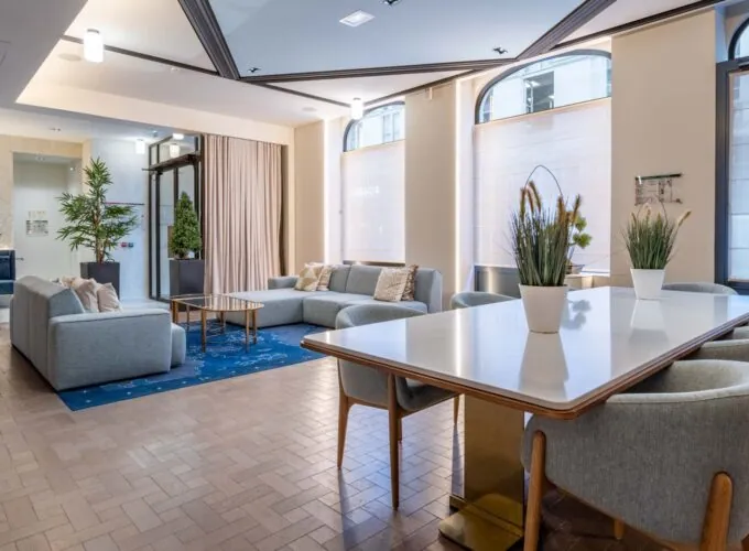 Lobby de l’Hôtel Astra Opéra à Paris – cadre raffiné près de l’Opéra