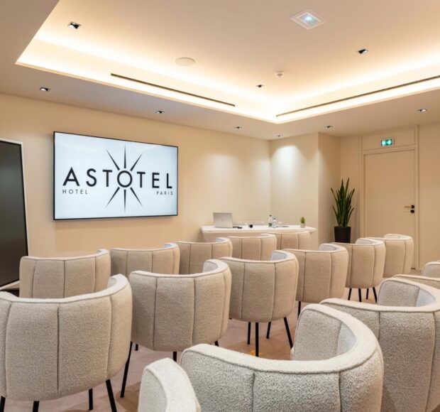 Tagungsraum „Étoile“ im Hotel Astra Opéra in Paris, in Theaterbestuhlung