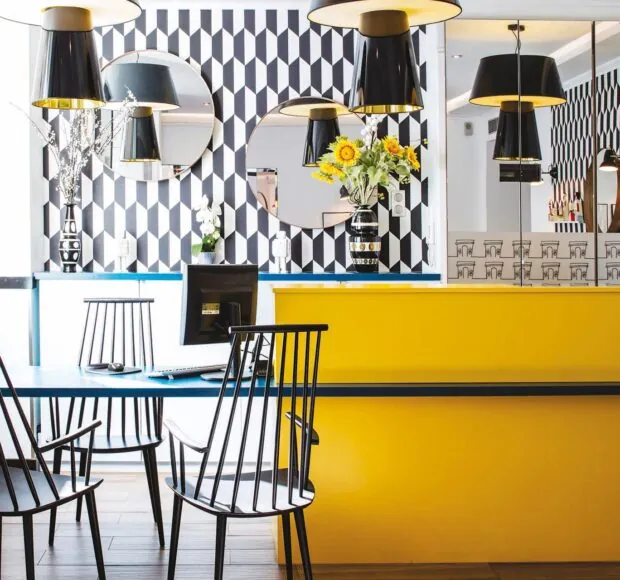 奥古斯丁酒店接待区的氛围以热情周到的欢迎为特色