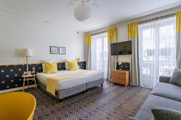 Chambre Quadruple à l’hôtel Augustin 3 étoiles du groupe Astotel à Paris