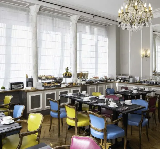 以美味的自助早餐开始您的一天 您还可以享用冷热饮品 酸奶 干果和新鲜水果 谷物等