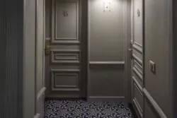 Vue des couloirs de l’Hôtel Bradford Elysées