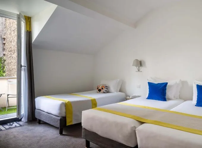 호텔 조르주의 트리플 테라스룸, 침대 2개와 싱글 침대 1개 구비