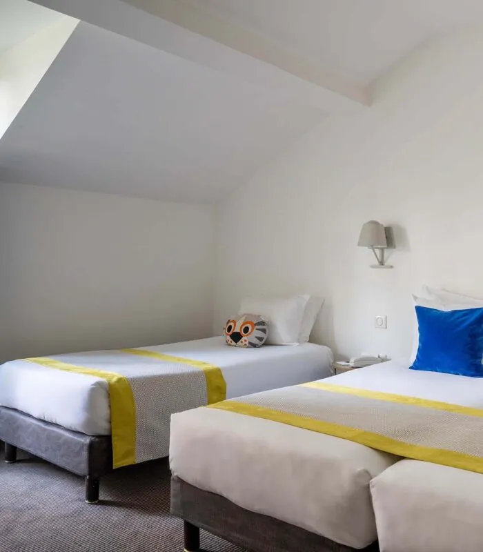 호텔 조르주의 트리플 테라스룸, 침대 2개와 싱글 침대 1개 구비