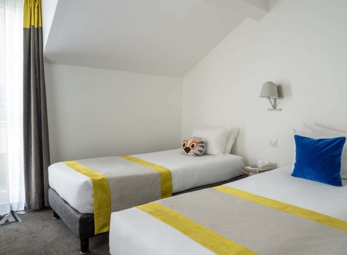 호텔 조르주의 트리플 테라스룸, 침대 2개와 싱글 침대 1개 구비