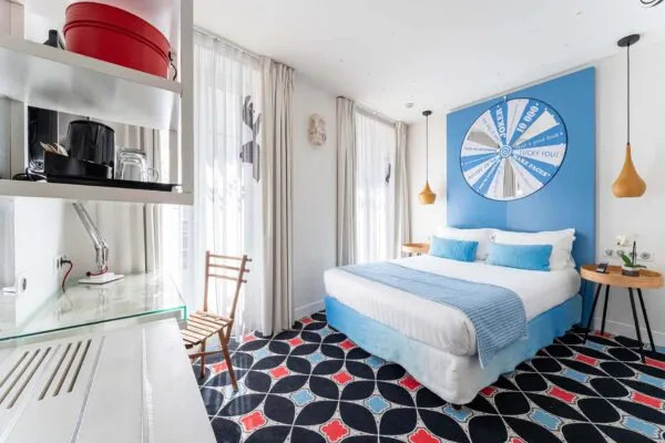 Chambre communicante à l’hôtel Joke 3 étoiles du groupe Astotel à Paris,idéale pour les familles ou les groupes