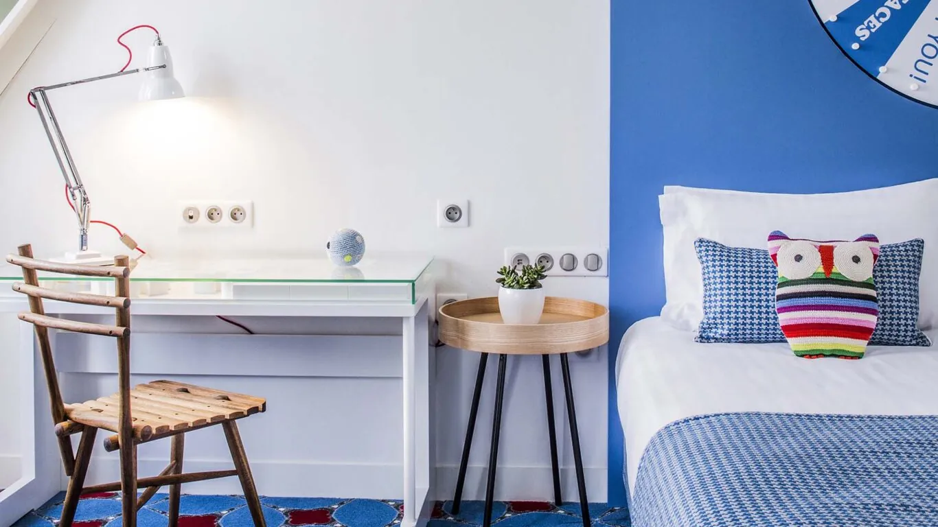 Vous allez adorer l’espace de nos Chambres Privilège,situées au dernier étage de notre établissement,offrant un cadre paisible pour un séjour agréable