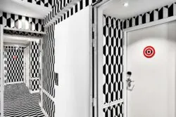 Vue des couloirs de l’hôtel Joke