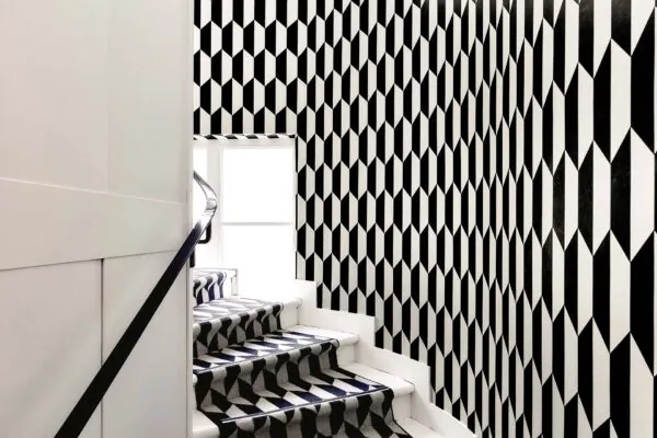 Vue de l’escalier de l’hôtel Joke