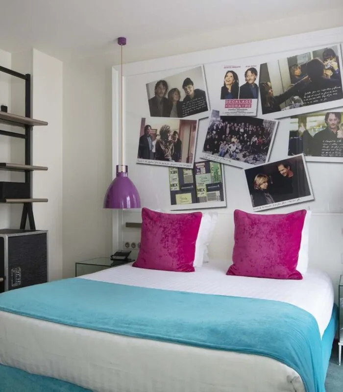 Lit king size d’une Chambre Double Privilège à l’Hôtel 123 Sébastopol