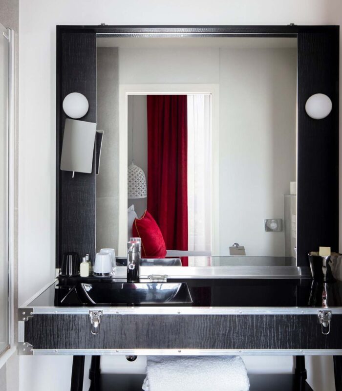 Salle de bain d’une Chambre Double à l’Hôtel 123 Sébastopol