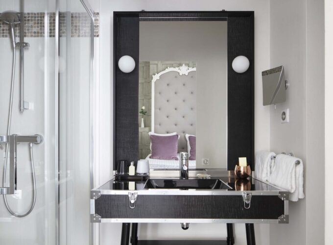 Salle de bain d’une Chambre Single à l’Hôtel 123 Sébastopol