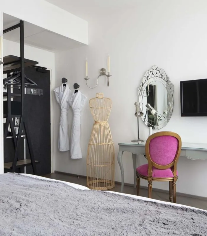 Écran de télévision dans une Chambre Twin de l’Hôtel 123 Sébastopol à Paris