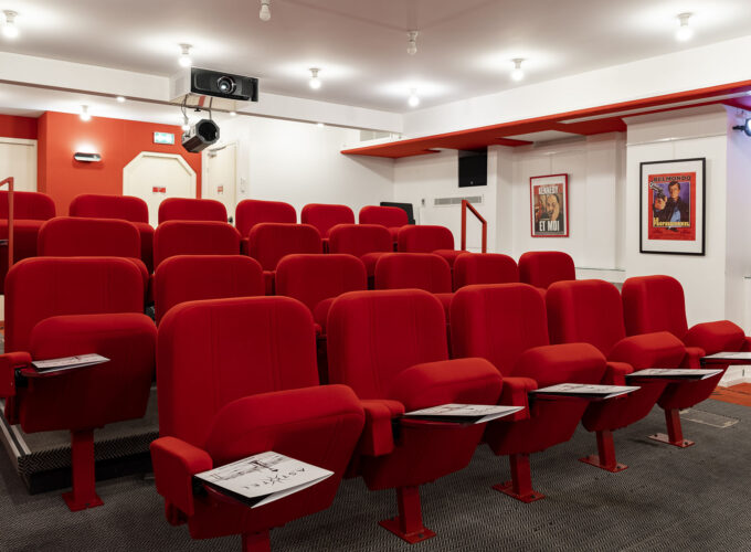 Salle de cinéma à l’Hôtel 123 Sébastopol à Paris