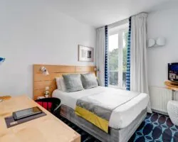 Chambre Standard parfaite pour une ou deux personnes, offrant confort et tranquillité pour un séjour relaxant et intime