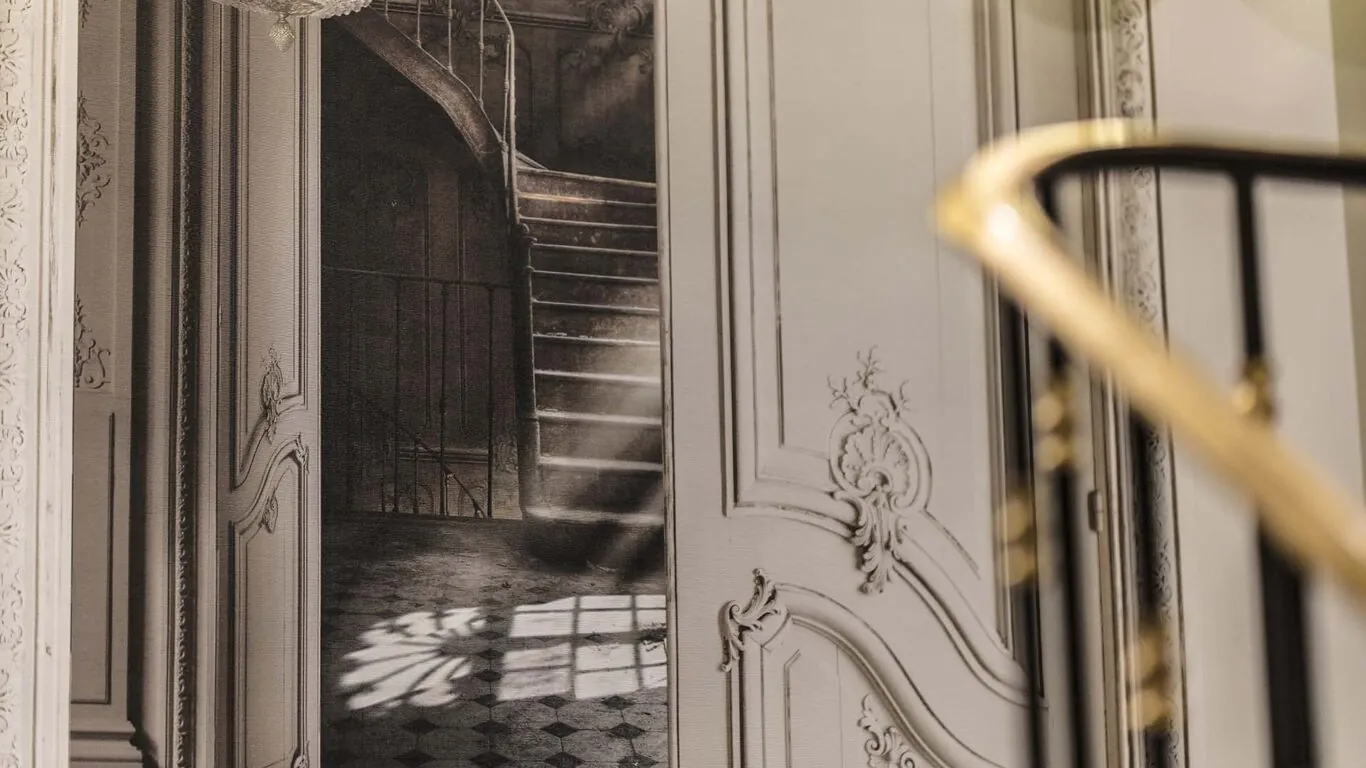 Vue des escaliers de l’Hôtel Malte