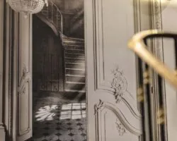 Vue des escaliers de l’Hôtel Malte