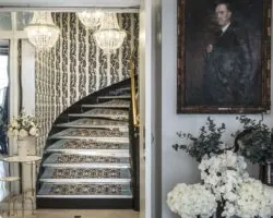 Vue des escaliers de l’Hôtel Malte