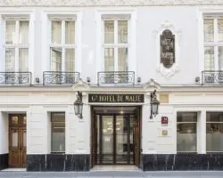Vue extérieure de la façade de l’Hôtel 4 étoiles Malte du groupe Astotel à Paris, 2e arrondissement