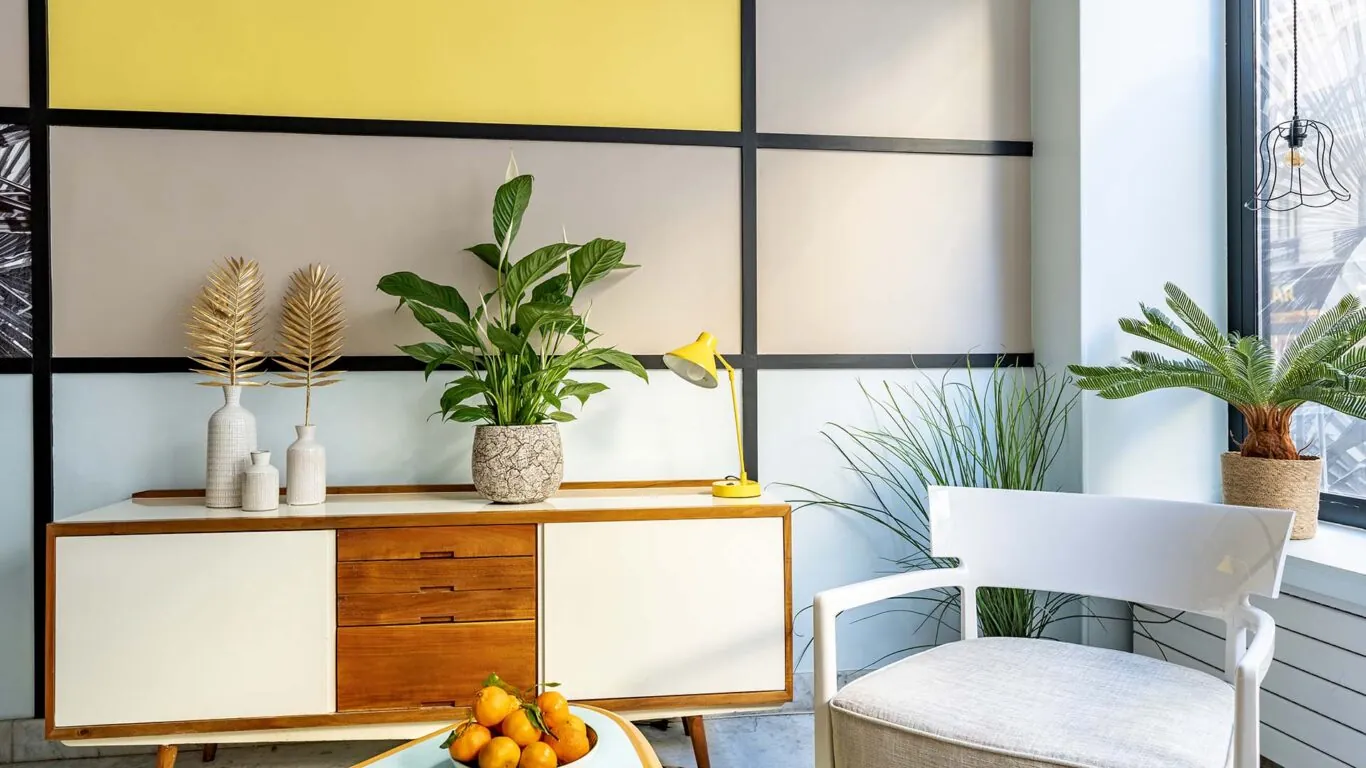 Vue du lobby de l’hôtel 3 étoiles Palm à Paris, un espace où l’originalité se mêle au confort, offrant une expérience unique et agréable