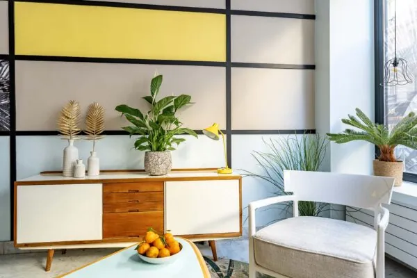 Vue du lobby de l’hôtel 3 étoiles Palm à Paris, un espace où l’originalité se mêle au confort, offrant une expérience unique et agréable