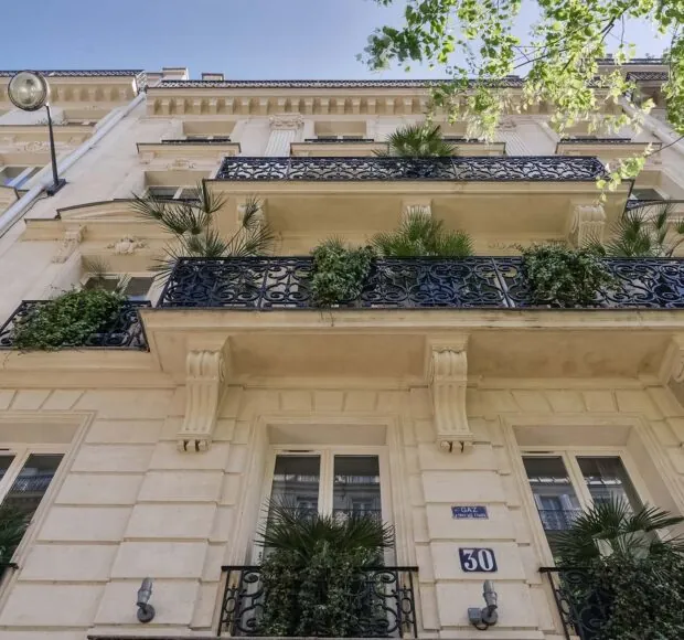 巴黎第九区Astotel集团旗下棕榈三星级酒店 (Palm) 的外立面外观