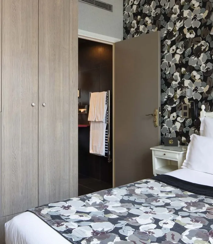 Chambre Double avec un lit et un réfrigérateur Pepsi à l’hôtel Regent’s Garden