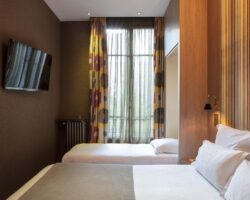 Idéales pour les familles, nos chambres familiales sont toutes situées côté jardin