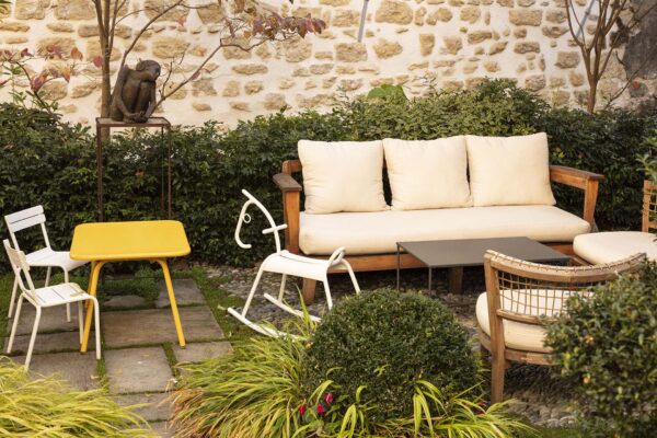 Jardin de 400 m² d’inspiration japonaise à l’hôtel Regent’s Garden à Paris, conçu par le paysagiste Xavier de Chirac