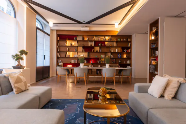 Lobby de l’Hôtel Astra Opéra à Paris – cadre raffiné près de l’Opéra