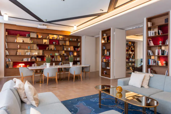 Lobby de l’Hôtel Astra Opéra à Paris – cadre raffiné près de l’Opéra