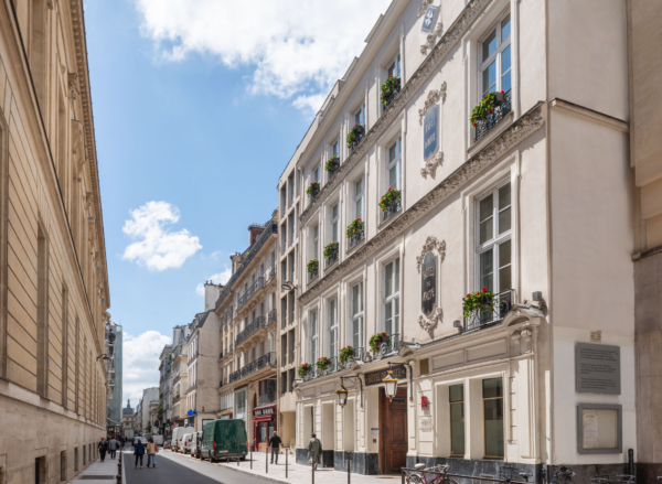 Exterior view of the façade of the 4-star Malte Hotel by the Astotel group in Paris, 2nd arrondissement