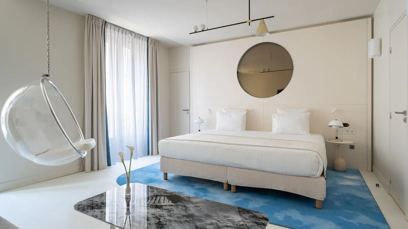 Выберите свой отель Astotel среди наших отелей в центре Парижа для уникального пребывания