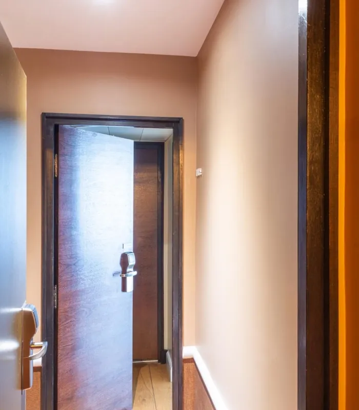 Vue sur le sas commun de la Chambre Familiale Privilège de l’hôtel Le 123 Elysées